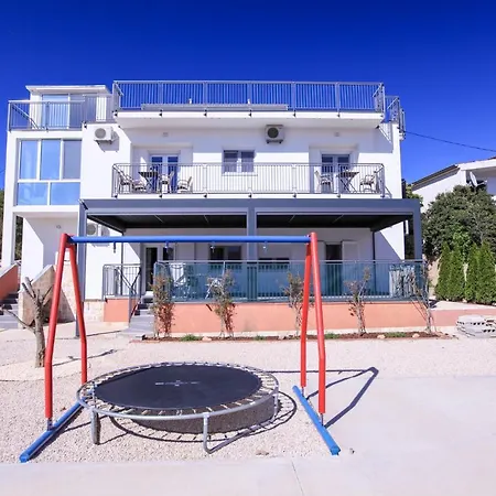 Franka Διαμέρισμα *