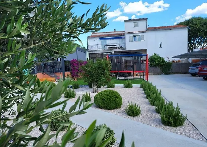 Franka * Tribunj (Sibenik-Knin)